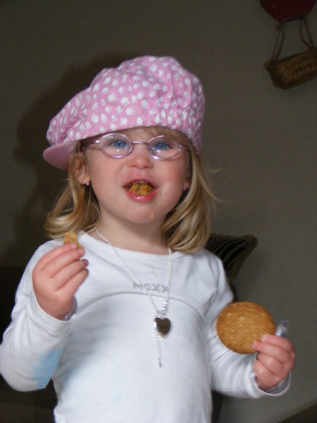 Djayenna Dit is het meisje van 2008"Djayenna" Een sterke meid die kamp met veel allergie en veel exceem.Ze is heel sterk..en Hult nooit.Djayenna hebben we zelf  beetje gemaakt..het was Jayenna en wij hebben er een"D" bij gedaan. voor mijn overledende schoonbroer Dennie*.