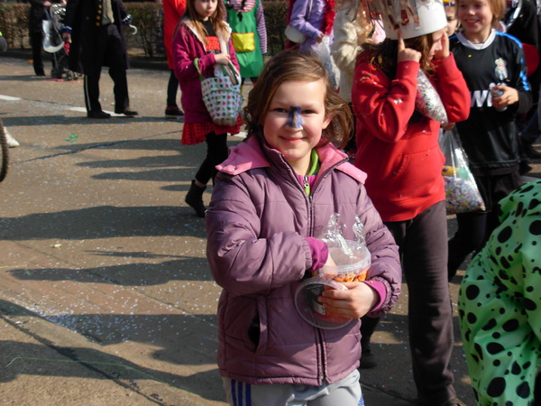  ons dochter tijdens de karnavaloptocht van de school