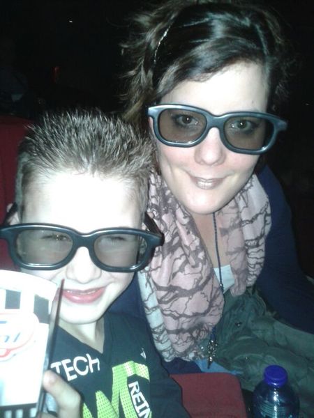 mijn neefje en ik Vandaag samen met mijn neefje(oudste petekind) naar de film Frozen 3D geweest.