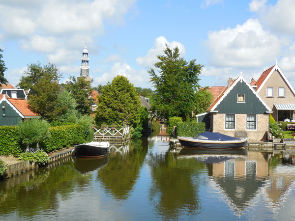 Hindeloopen B&B De Twee Hondjes vind je in het mooie oude centrum van Hindeloopen