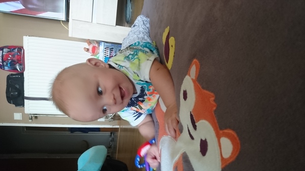 Mijn lieverdje Bijna 6 maand 2 eerste tandjes en grote vent 