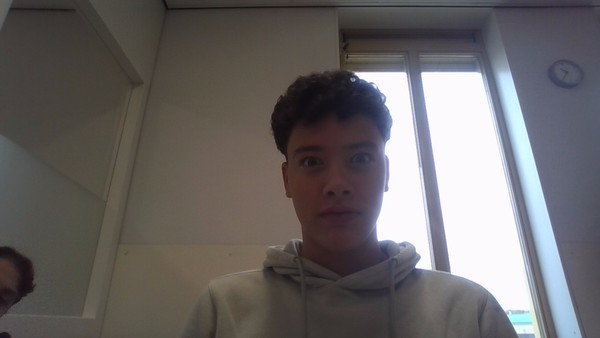 Mijn naam Mijn ouders hebben gewipt en toen kwam ik en hebben mijn ouders mij Dyvinio genoemd