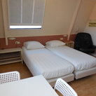 kamer 2 Op deze kamer kan een campingbedje enkinderstoel geplaatst worden