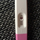  Heej meiden,

Ben helemaal door het dolle heen!!
Net toch positief getest, meteen contact gehad met de vk omdat maandag op de echo niks te zien was, maar dat was normaal zei ze dus ben echt gewoon zwanger.. Kan het niet geloven!!
Net weer een test gedaan na het drinken en dan wordt het streepje minder is dat normaal??

Oh kan het echt niet geloven 