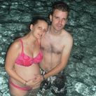 mama en papa eindelijk een foto van de papa bij de buik:)
