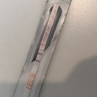 Is deze ovulatietest van sensi po? Hoi dames 

Helaas zijn de action ovulatietesten uit het assortiment.

Ik probeer nu sinds een aantal dagen voor het eerst de testen van Sensitest. Ik heb vandaag om 12:30 1 gedaan en zie 2 duidelijke strepen 

Is die positief? Of moet het streepje nog donkerder worden? 

Net wel seks gehad omdat mijn partner nu weg gaat en pas morgen avond thuis komt. Hoop dat deze timing goed is 
