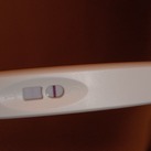  @Nijntje
Ik heb vanavond een zwangerschapstest gedaan (vanochtend vergeten), 5 dagen dpo. En dit is het resultaat. Volgens mij zie ik iets :)